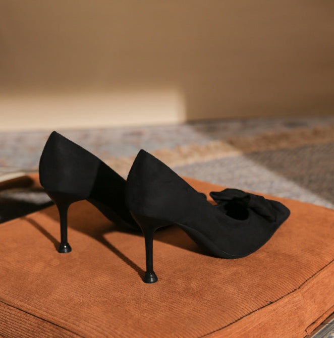 pointed-toe pumps with oversized bow – ADELLEXU
