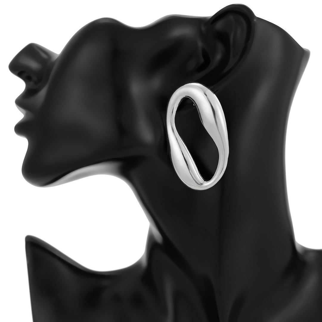 Organic oval earrings with sculpted curves – Zandi