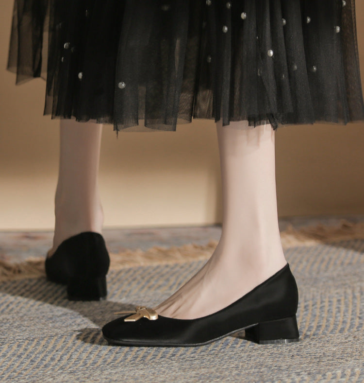 Plissiertes Oberteil mit ausgestellten Ärmeln und Maxirock-Set mit Taillengürtel – Rosiny 