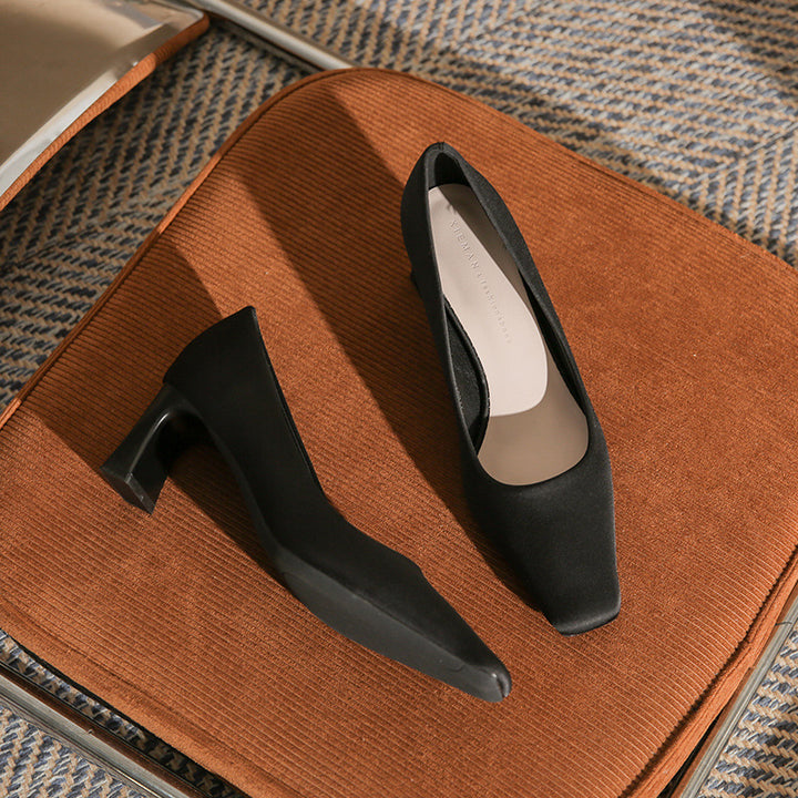 Plissiertes Oberteil mit ausgestellten Ärmeln und Maxirock-Set mit Taillengürtel – Rosiny 