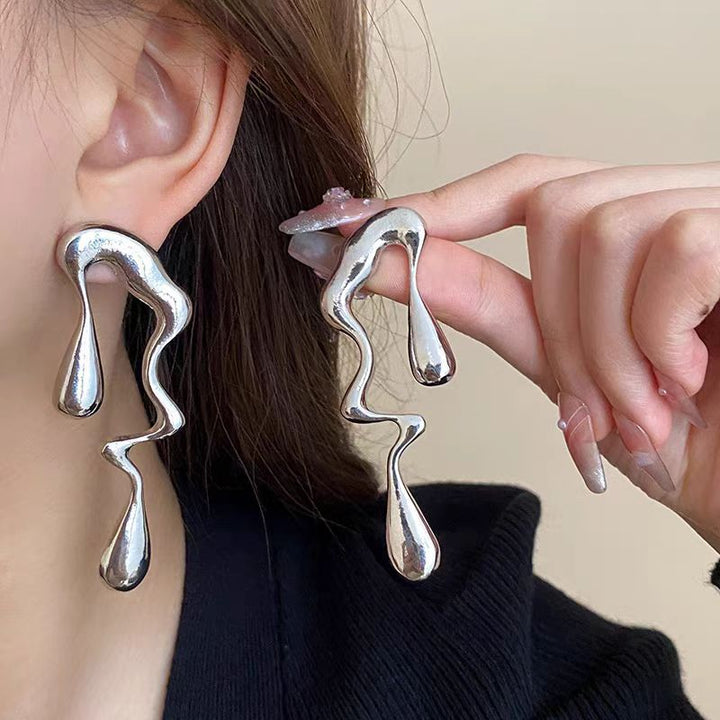 Dubbelgelaagde gestructureerde hoepeloorbellen met gegraveerd detail – Akoma 