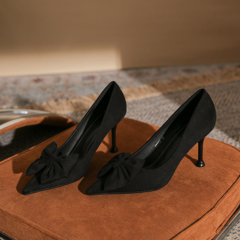 pointed-toe pumps with oversized bow – ADELLEXU