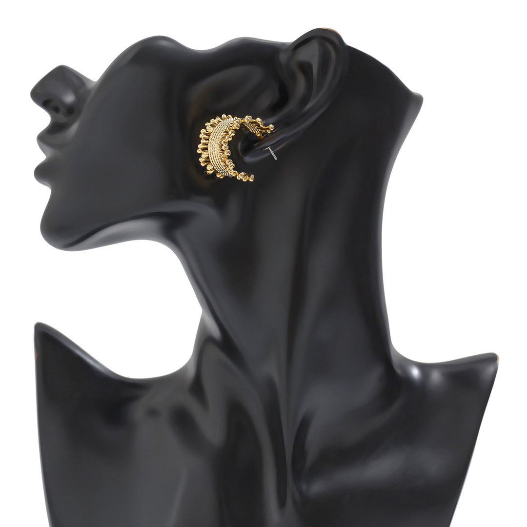 Ohrringe mit zweilagiger Textur und graviertem Detail – Akoma 