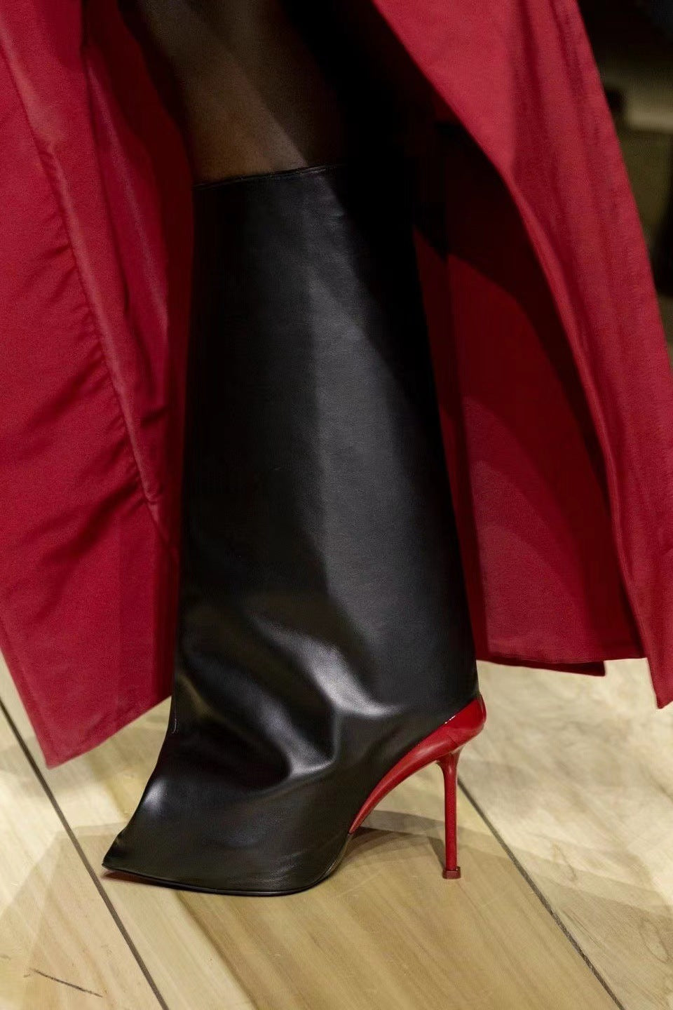 pointed-toe sculpted leather boots – VANTA