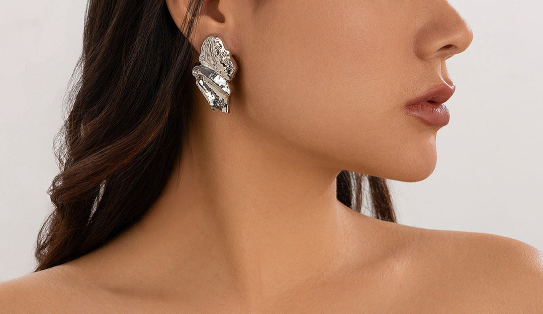 Boucles d'oreilles créoles à double couche texturée avec détail gravé – Akoma 