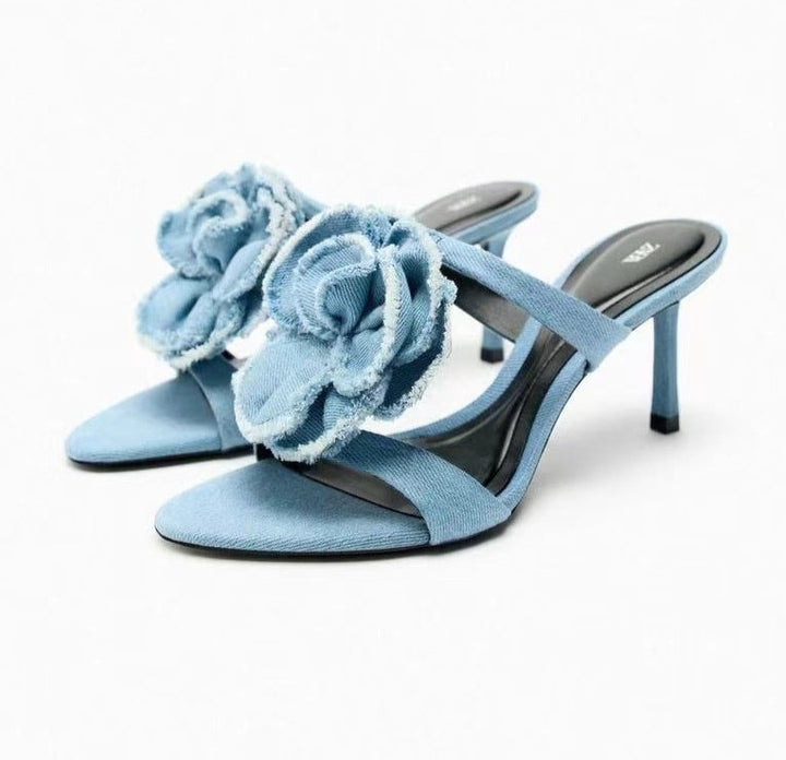 strappy heeled sandals with oversized floral appliqué - Elfiejk