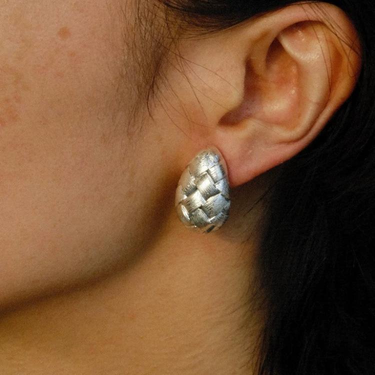 teardrop stud earrings with woven texture - AUREANZU