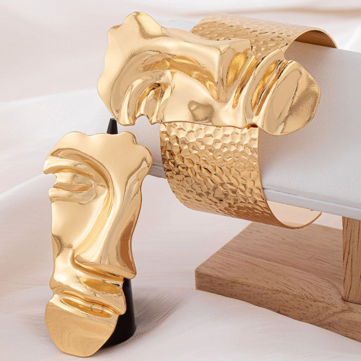 Boucles d'oreilles créoles à double couche texturée avec détail gravé – Akoma 