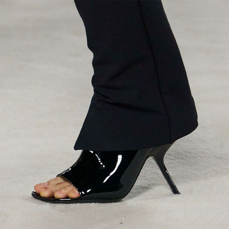 Plissiertes Oberteil mit ausgestellten Ärmeln und Maxirock-Set mit Taillengürtel – Rosiny 