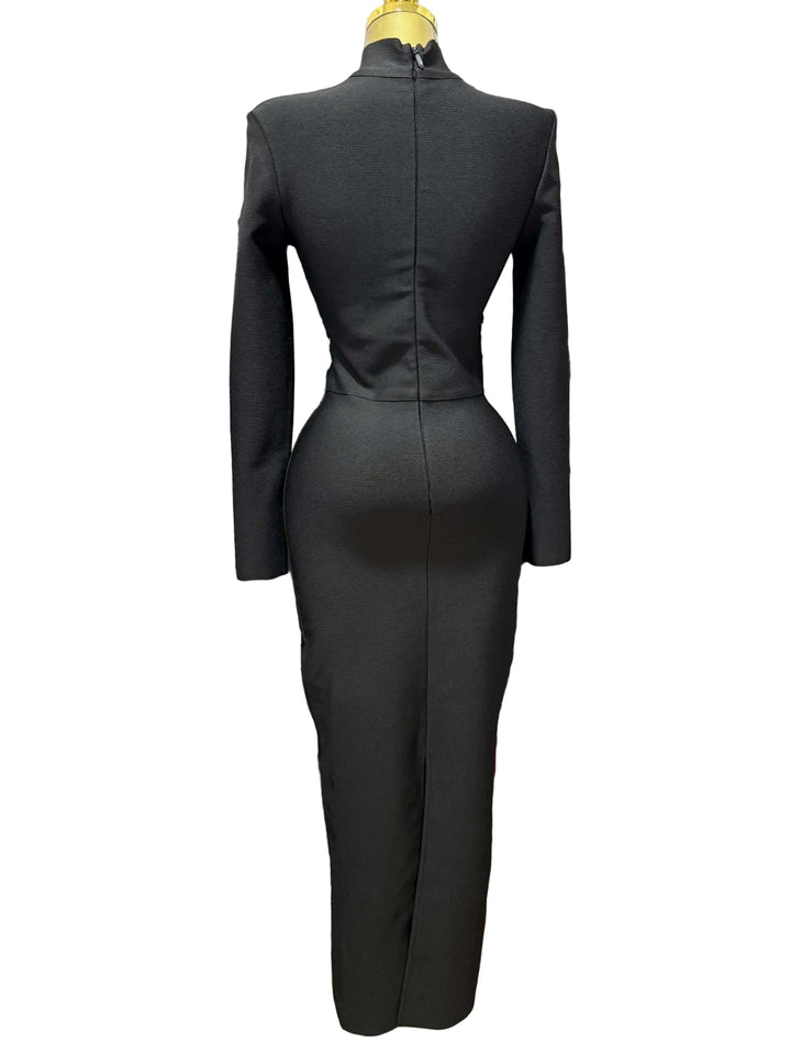 فستان ماكسي بأكمام طويلة وياقة عالية مزين بكريستال عند الخصر - كريستال