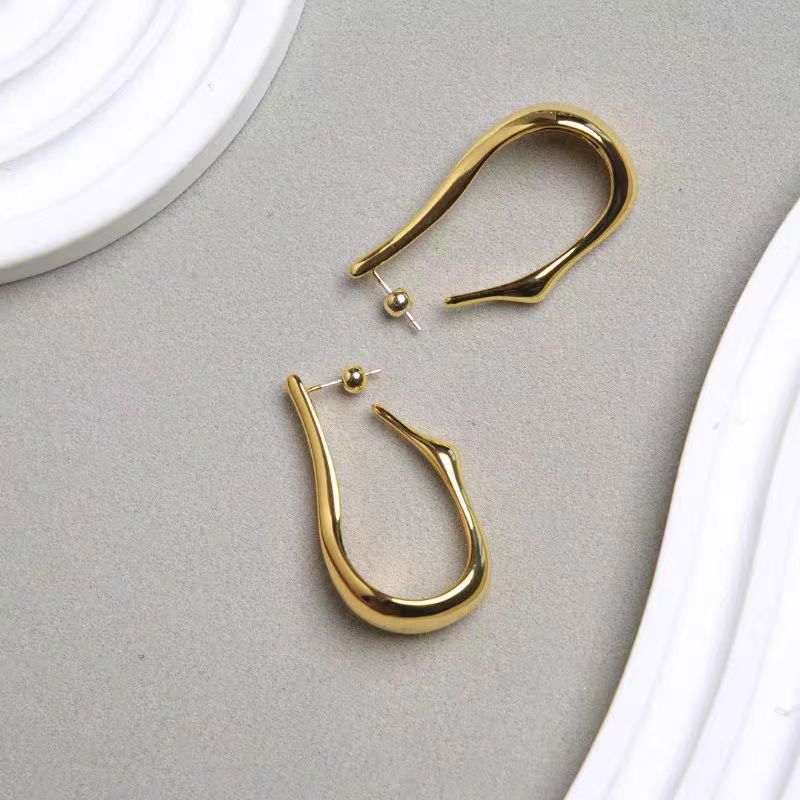 Sculpted drop earrings with a smooth curve - Alkasa