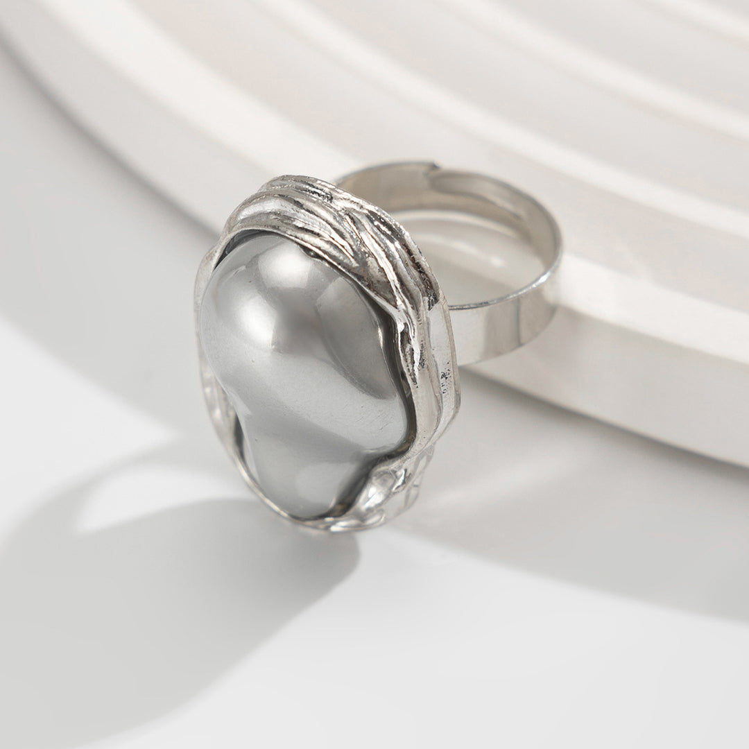 Abstract wrapped band ring with irregular pearl - Miklasu