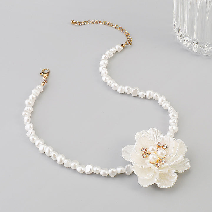 pearl choker necklace with floral pendant – BLOOMILU