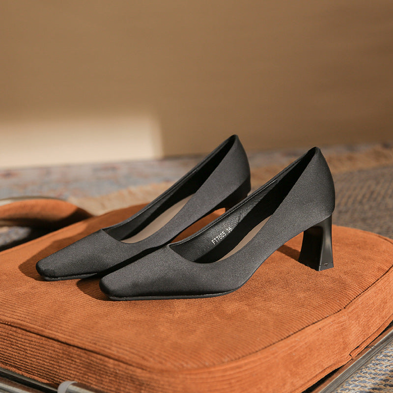 Plissiertes Oberteil mit ausgestellten Ärmeln und Maxirock-Set mit Taillengürtel – Rosiny 