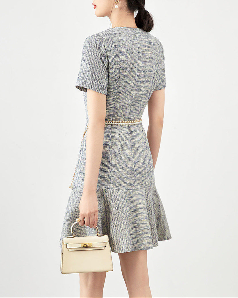 driekwart mouw overslagjurk met pailletten revers en bloemenapplicatie – ALINA 