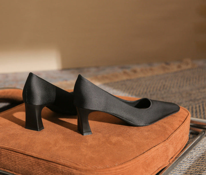 Plissiertes Oberteil mit ausgestellten Ärmeln und Maxirock-Set mit Taillengürtel – Rosiny 