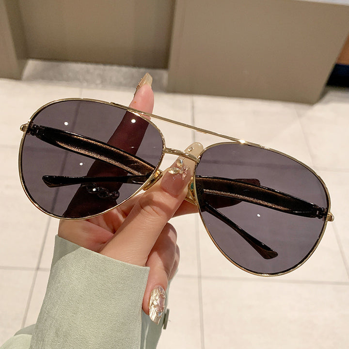 aviator sunglasses with gold metal frame - NOVAQRU