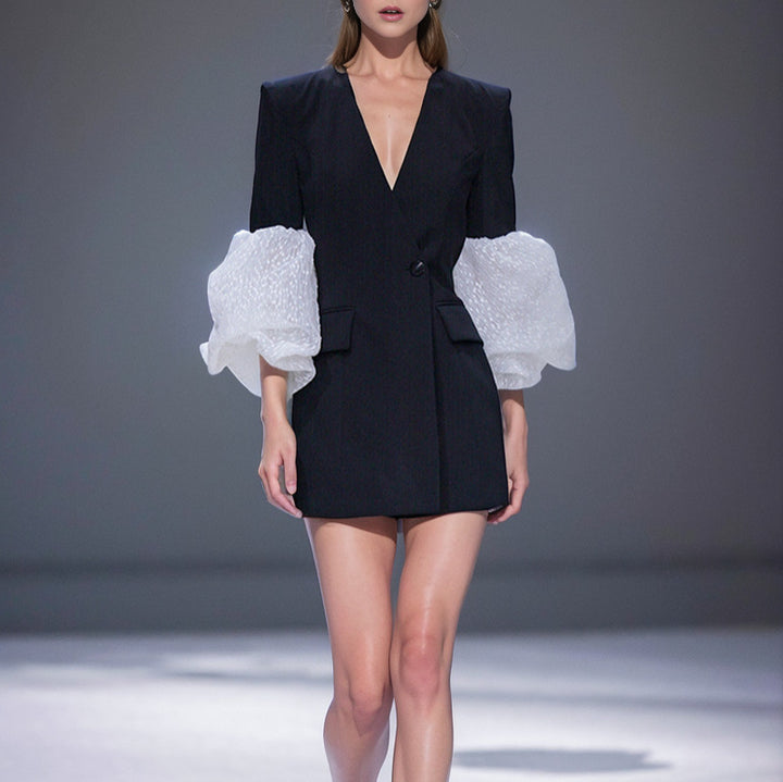 Plissiertes Oberteil mit ausgestellten Ärmeln und Maxirock-Set mit Taillengürtel – Rosiny 