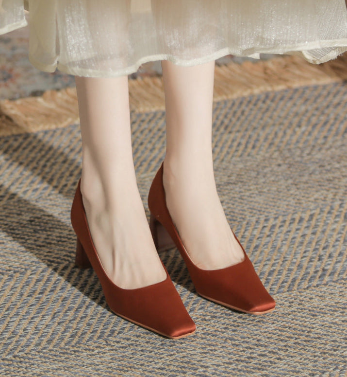 Plissiertes Oberteil mit ausgestellten Ärmeln und Maxirock-Set mit Taillengürtel – Rosiny 