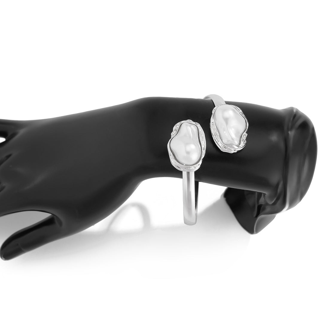 Open cuff bracelet with oversized baroque pearls - Milkya