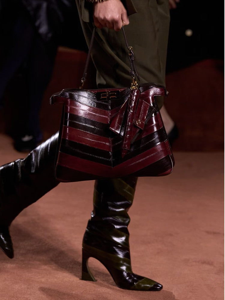 حذاء جلدي كاراميلي يصل إلى الركبة بكعب منحني – سيينا