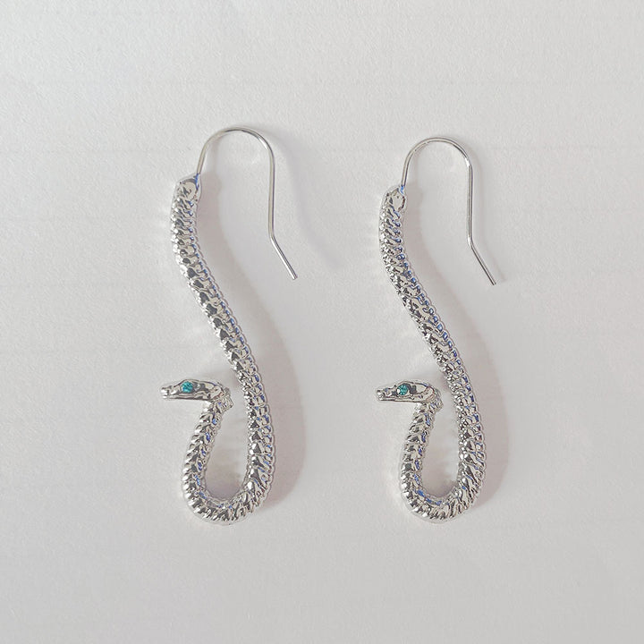 Dubbelgelaagde gestructureerde hoepeloorbellen met gegraveerd detail – Akoma 