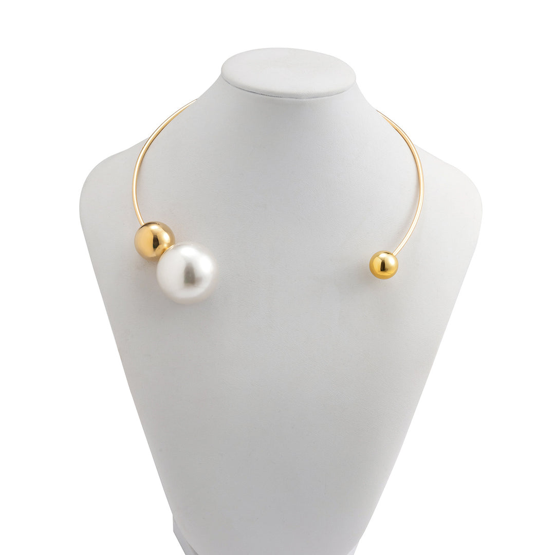 Open choker necklace with oversized pearl and metal sphere - Siply