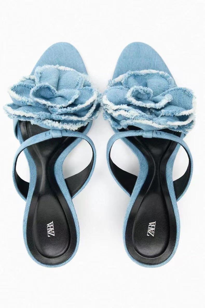 strappy heeled sandals with oversized floral appliqué - Elfiejk