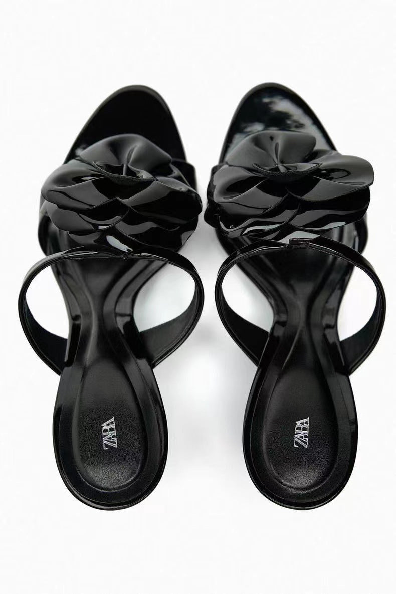 strappy heeled sandals with oversized floral appliqué - Elfiejk