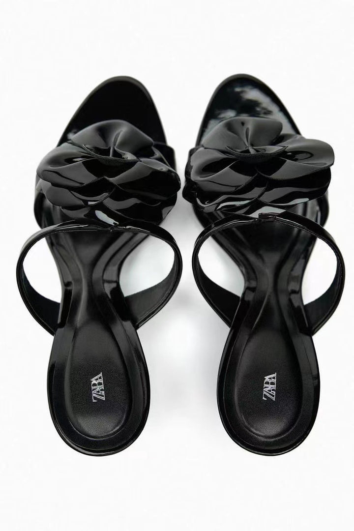 strappy heeled sandals with oversized floral appliqué - Elfiejk