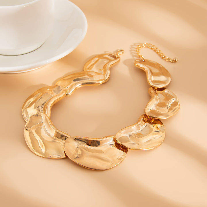 Boucles d'oreilles créoles à double couche texturée avec détail gravé – Akoma 