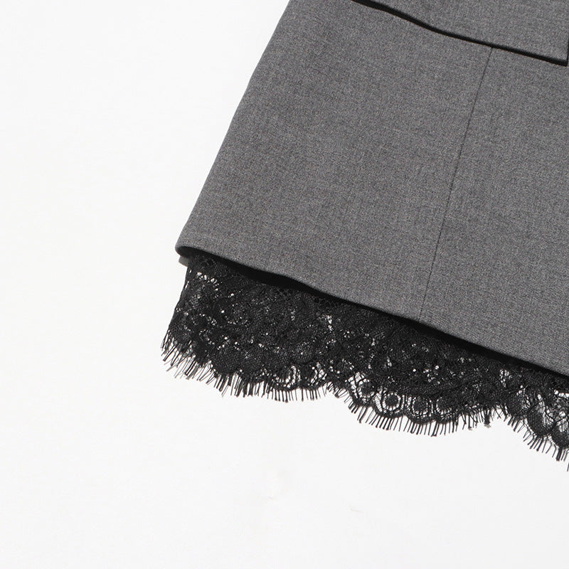 بليزر مُفصّل بحواف من الدانتيل الأسود – سيلينيو