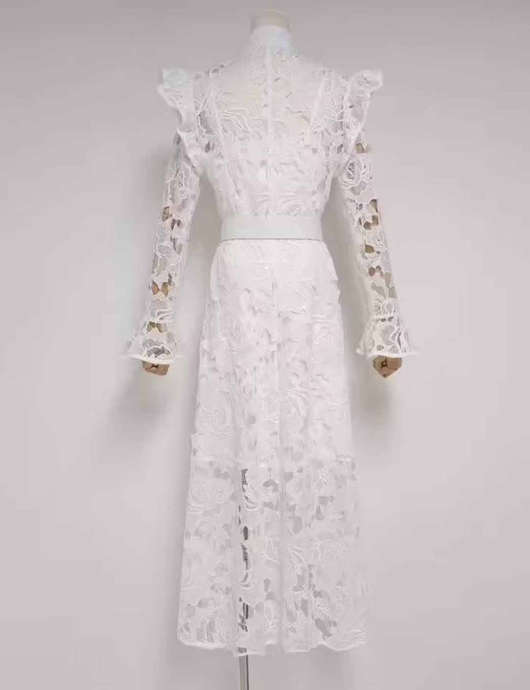 ODD- long-sleeve lace midi dress with belt – Tesoro