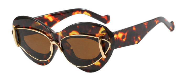 Oversized cat-eye sunglasses with distinctive accents - Serwi