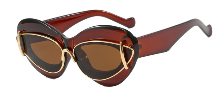 Oversized cat-eye sunglasses with distinctive accents - Serwi