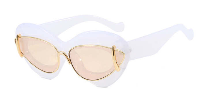 Oversized cat-eye sunglasses with distinctive accents - Serwi