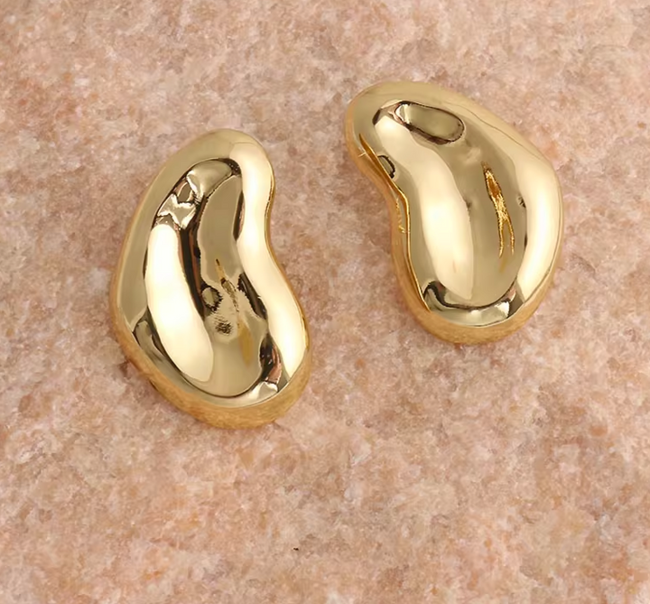 أقراط مطوية منحوتة ذات شكل تجريدي - رولمي