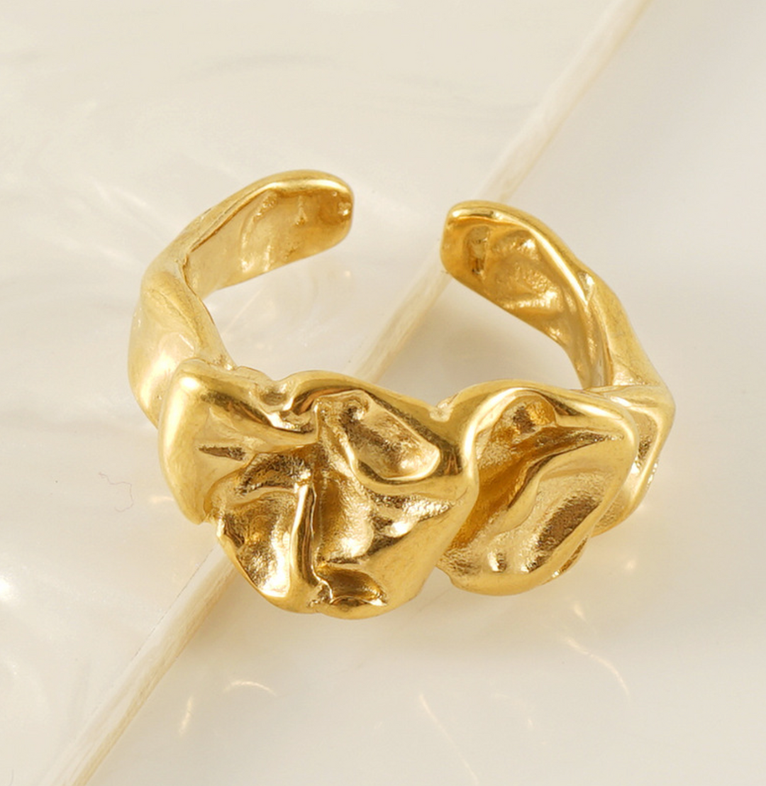 Dubbelgelaagde gestructureerde hoepeloorbellen met gegraveerd detail – Akoma 