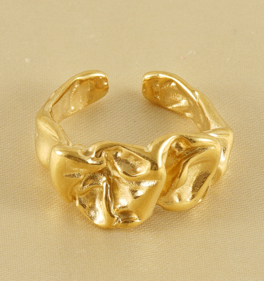 Dubbelgelaagde gestructureerde hoepeloorbellen met gegraveerd detail – Akoma 