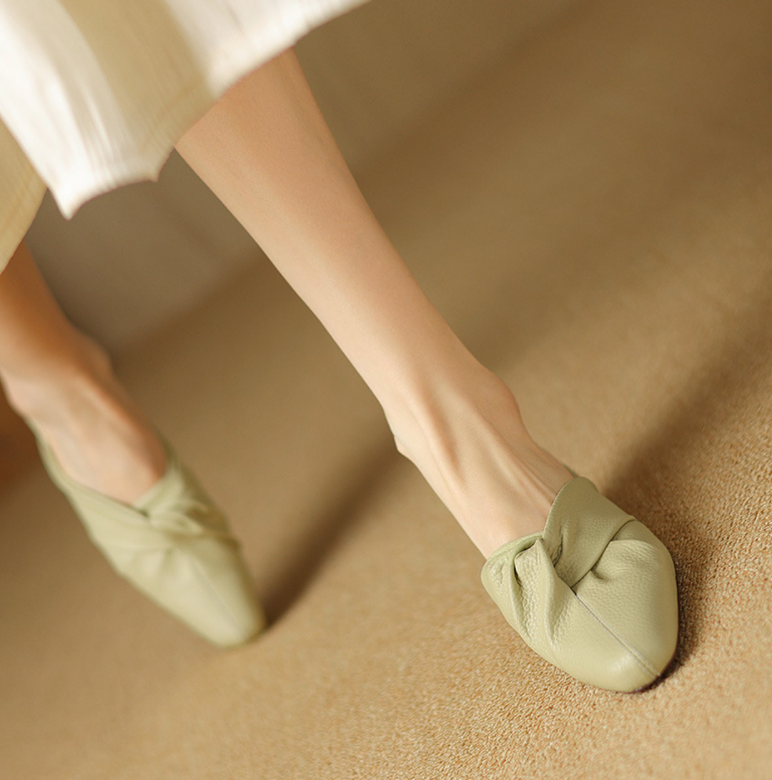 Plissiertes Oberteil mit ausgestellten Ärmeln und Maxirock-Set mit Taillengürtel – Rosiny 