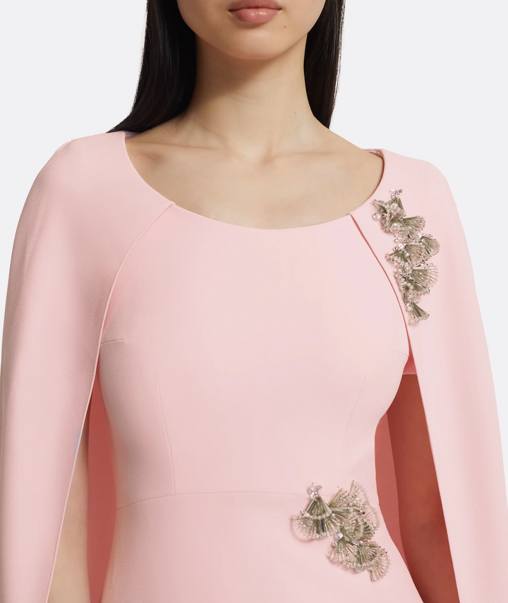 فستان بأكمام كاب وتطريز زهري – أميرة