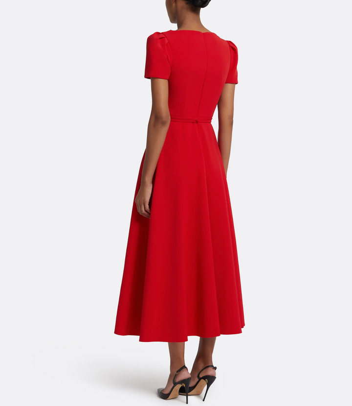 فستان ميدي بأكمام قصيرة وصدرية منسدلة – رويا