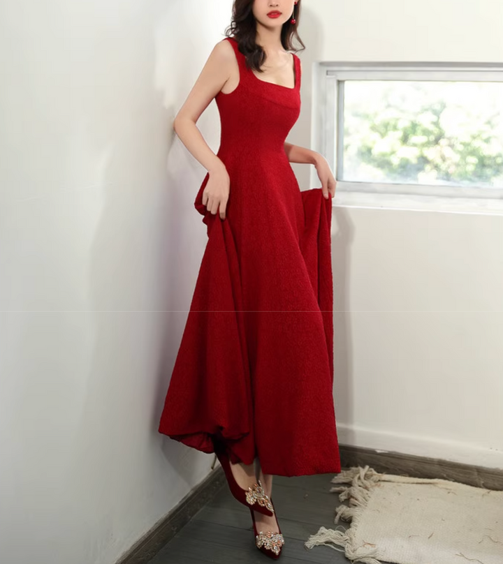 sleeveless A-line gown with square neckline – RUBINA