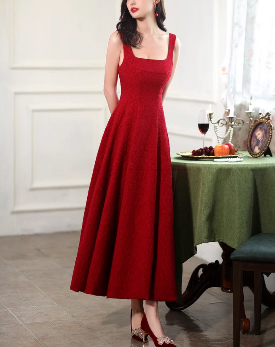 sleeveless A-line gown with square neckline – RUBINA