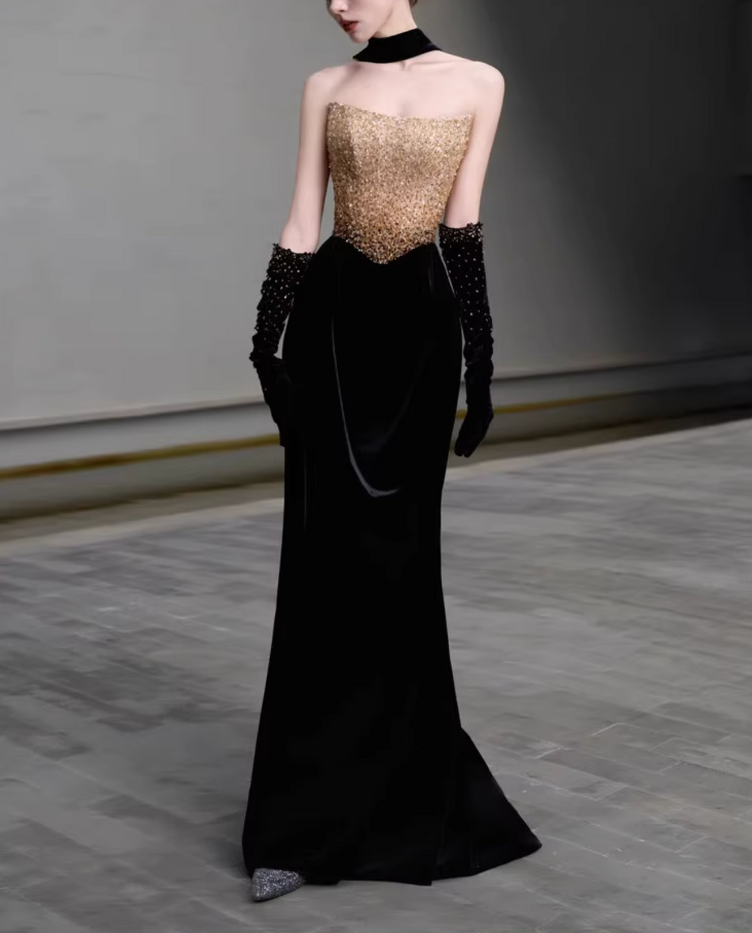 Plissiertes Oberteil mit ausgestellten Ärmeln und Maxirock-Set mit Taillengürtel – Rosiny 