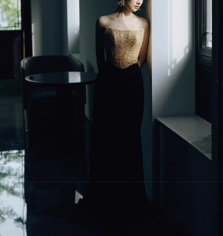 Plissiertes Oberteil mit ausgestellten Ärmeln und Maxirock-Set mit Taillengürtel – Rosiny 