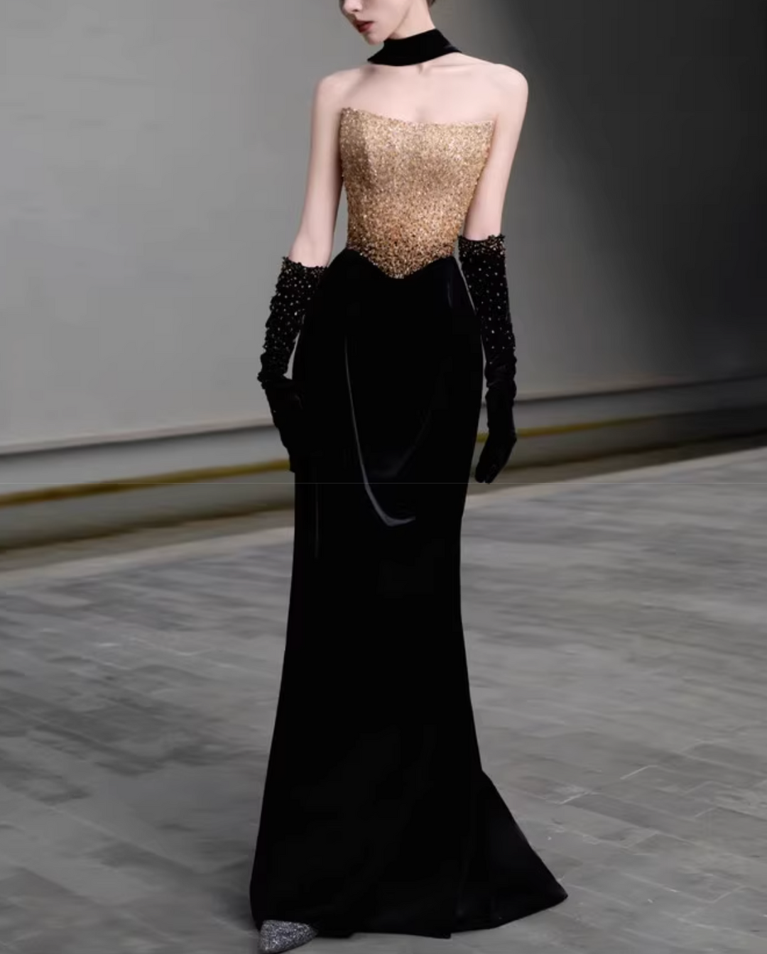 Plissiertes Oberteil mit ausgestellten Ärmeln und Maxirock-Set mit Taillengürtel – Rosiny 