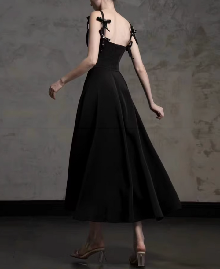 Plissiertes Oberteil mit ausgestellten Ärmeln und Maxirock-Set mit Taillengürtel – Rosiny 