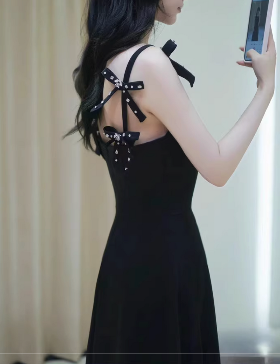 Plissiertes Oberteil mit ausgestellten Ärmeln und Maxirock-Set mit Taillengürtel – Rosiny 