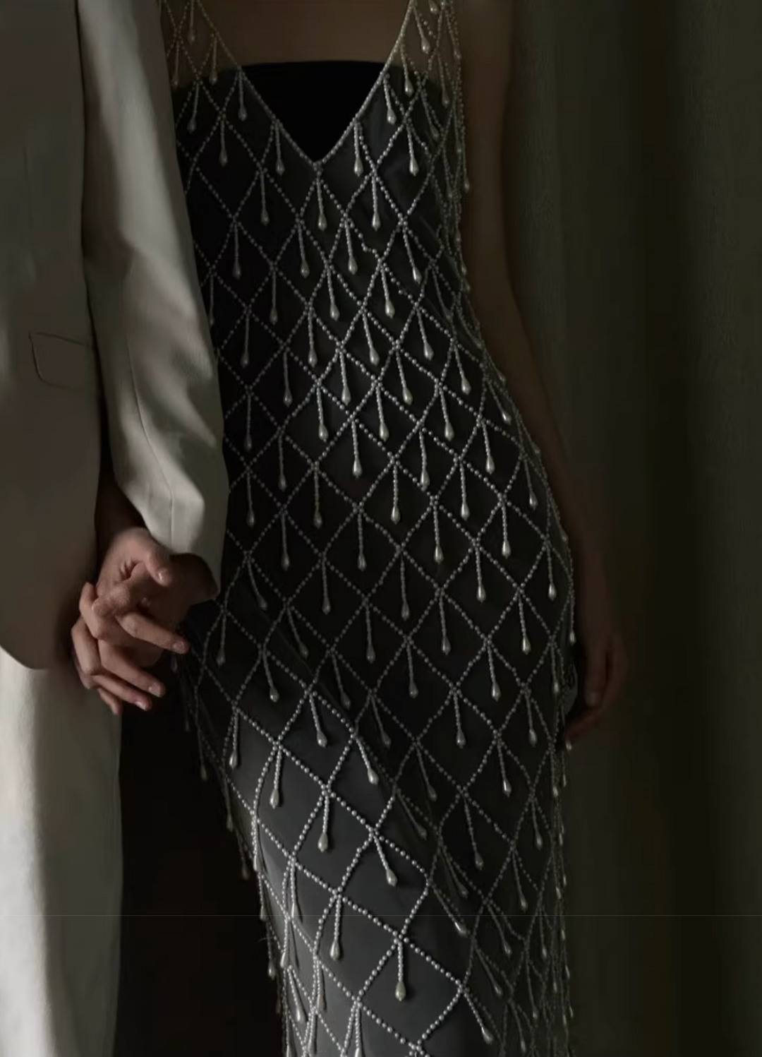 Plissiertes Oberteil mit ausgestellten Ärmeln und Maxirock-Set mit Taillengürtel – Rosiny 